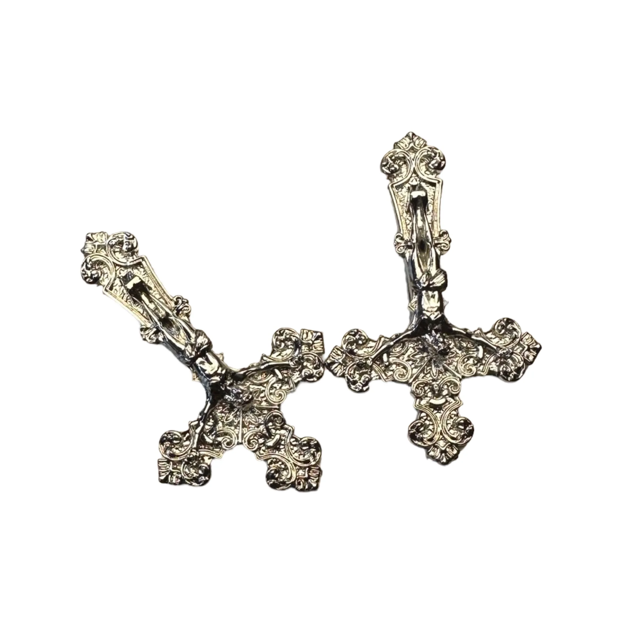 CRUCIFIED HAIR CLIP - Image 4